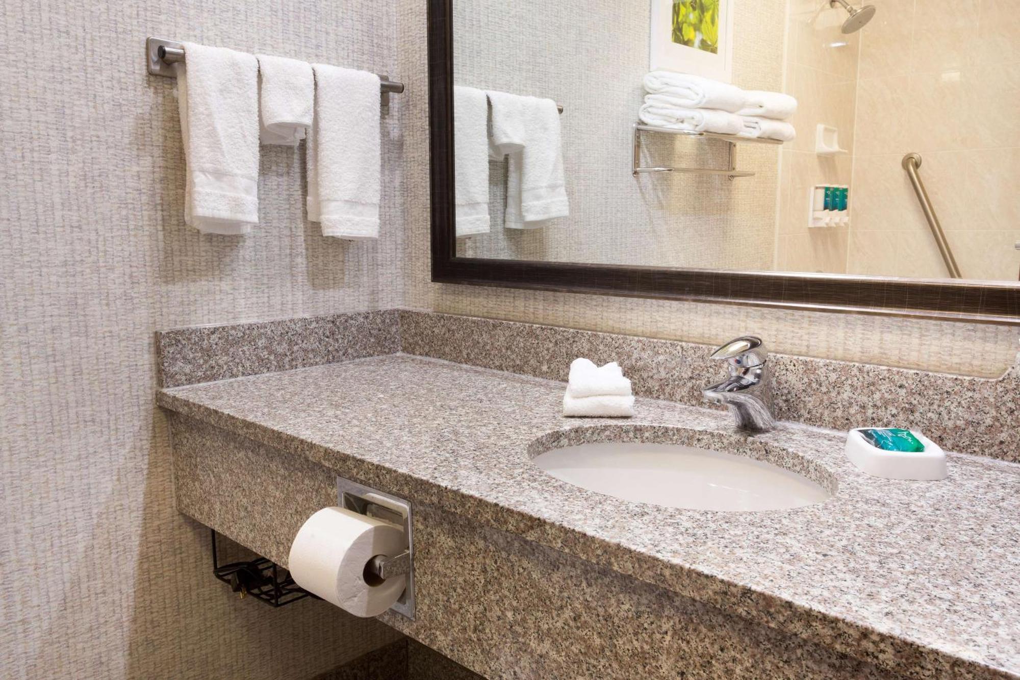 Drury Inn & Suites Dayton North ภายนอก รูปภาพ